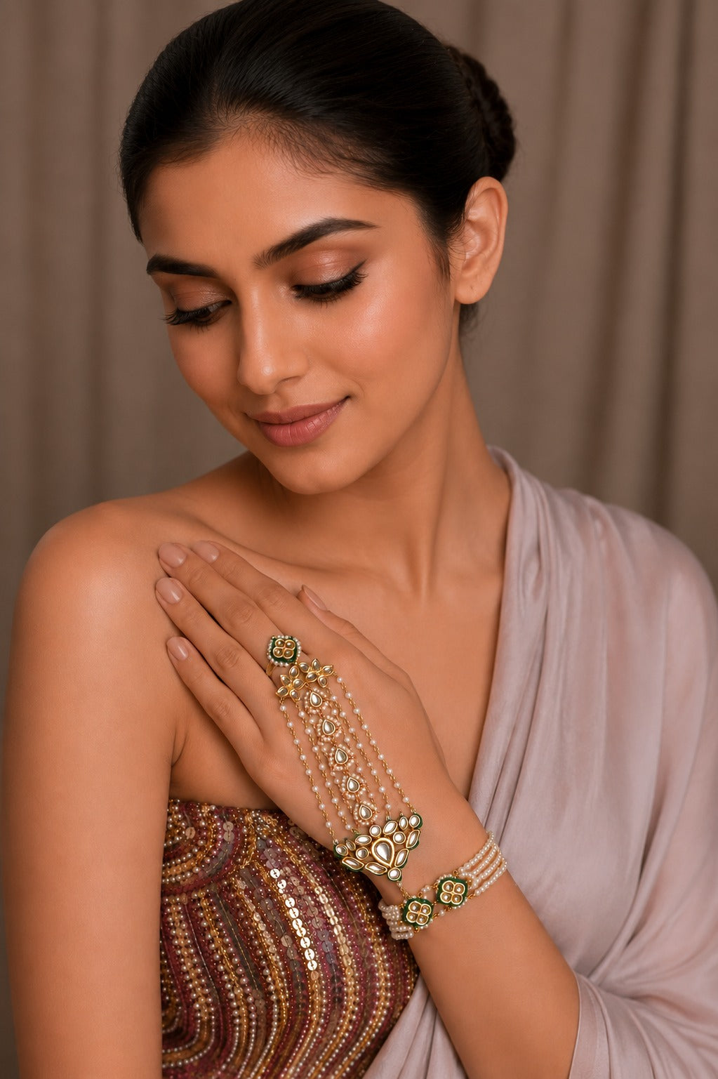 White Pearl & Kundan Multi Pearl String Haathphool