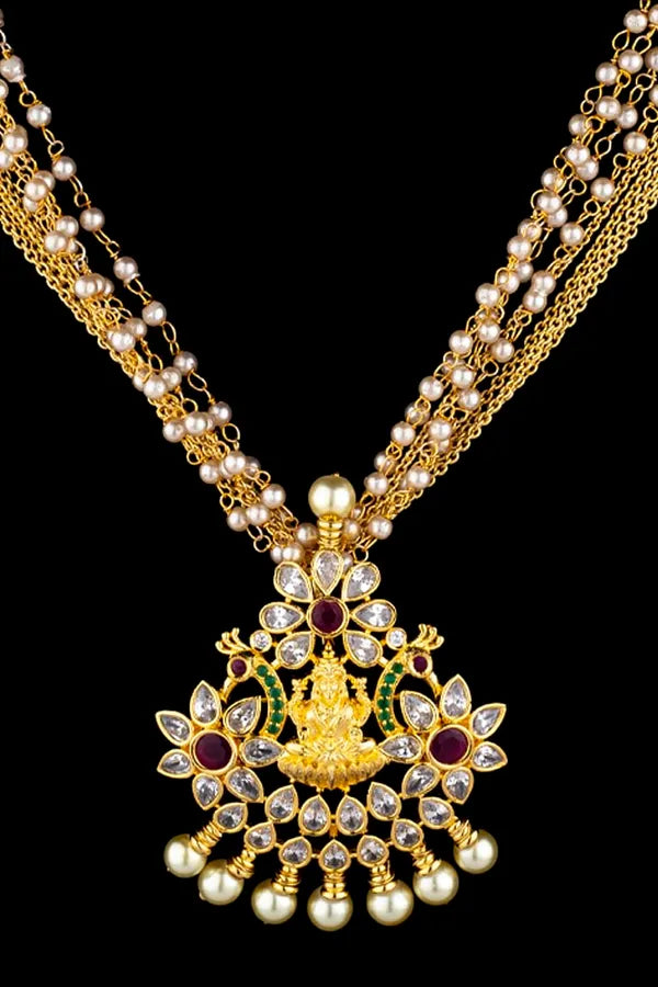 Peacock Pearls Divine Necklace