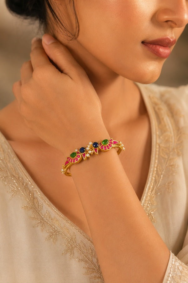 Gold Finish Ethnic Kundan Bangle Bracelet
