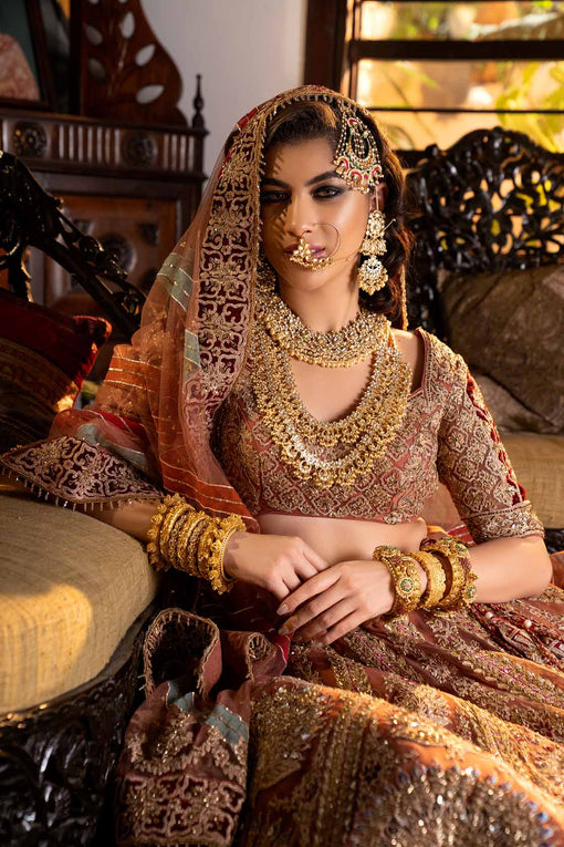 lookbook image shop_this_look_hwJ3YB