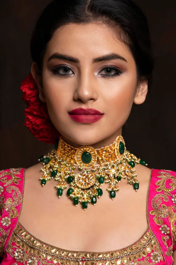 Green Carved Stones and Kundan Necklace