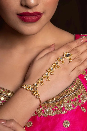 Biya Golden Pearl Kundan Haathphool