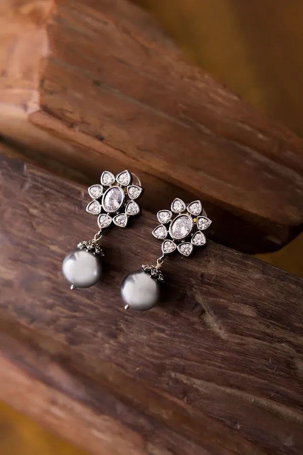 Flower Zirconia Earrings With Grey Pearl