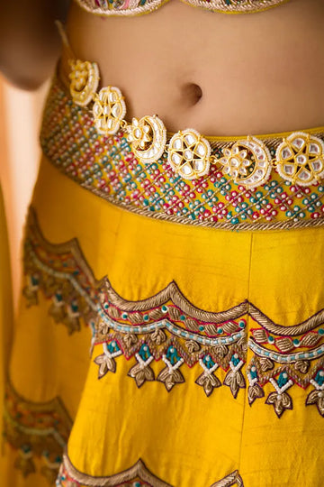 Golden Kundan Kamarband