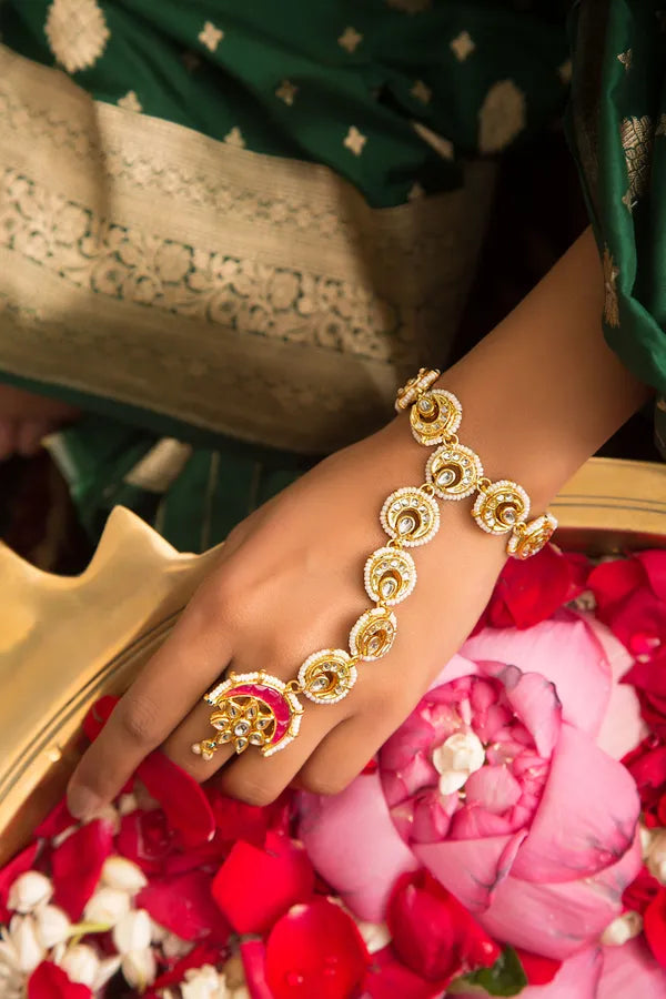Red Chand Golden Kundan Haathphool