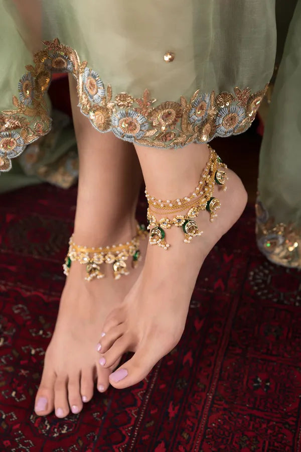 Gold Finish Kundan Chand Biya Pearls Drops Anklet