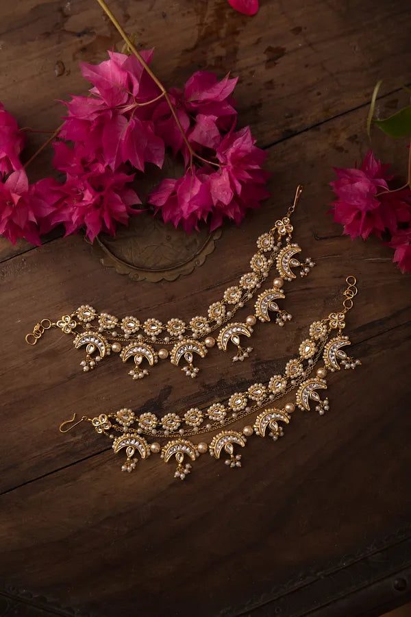 Gold Finish Chand Biya Pearl Kundan Kaan Saharas