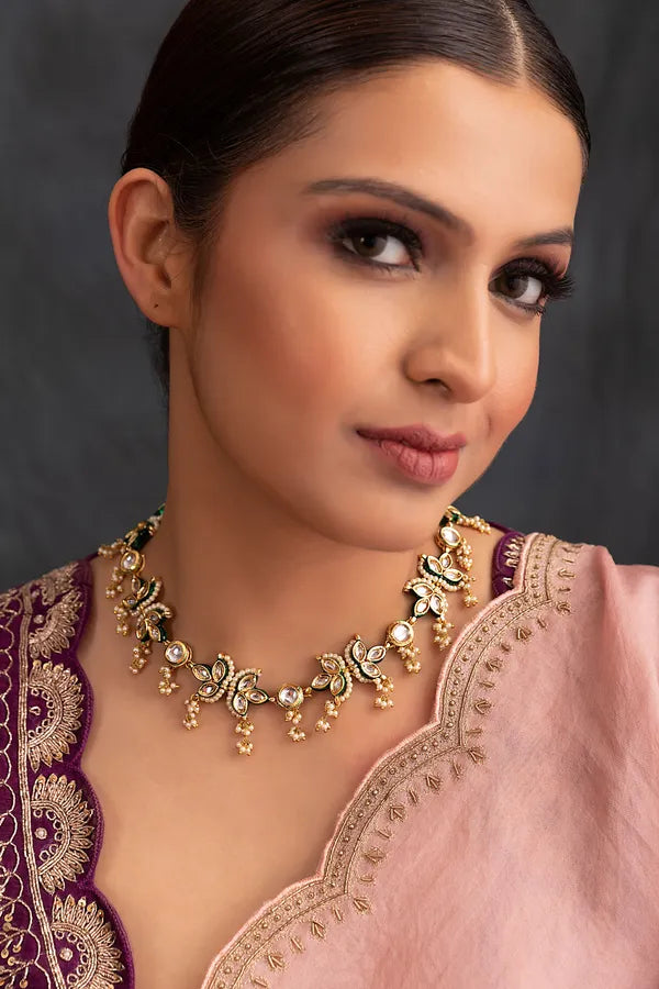White Kundan Round & Petal Pearls Necklace