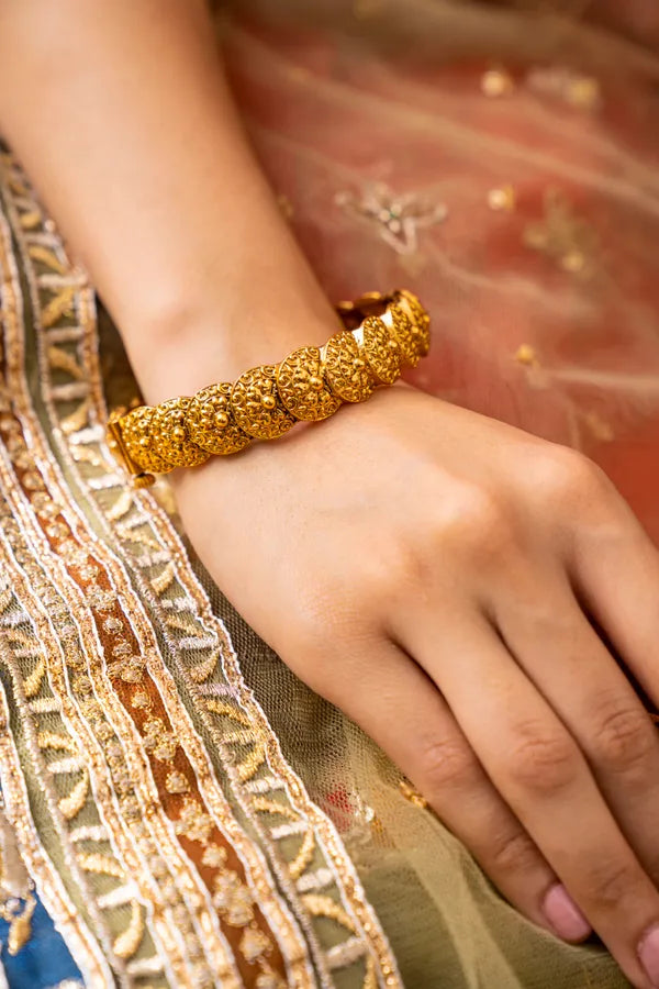 Gold Round Kada
