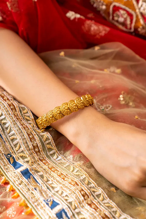 Gold Round Kada