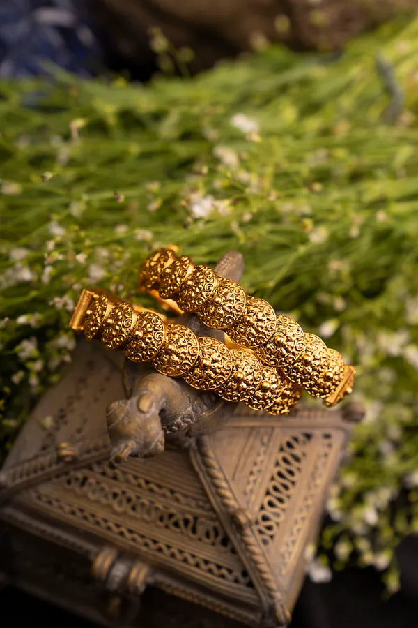 Gold Round Kada