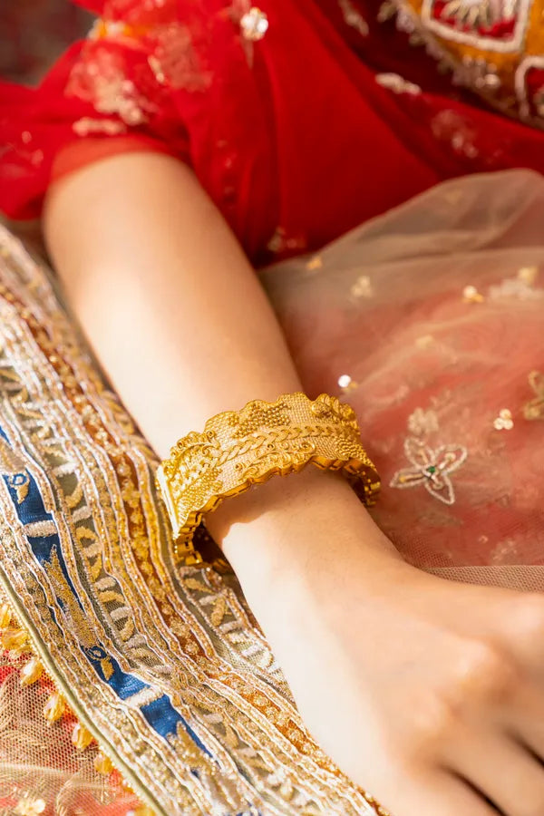 Gold Round Petal Kada