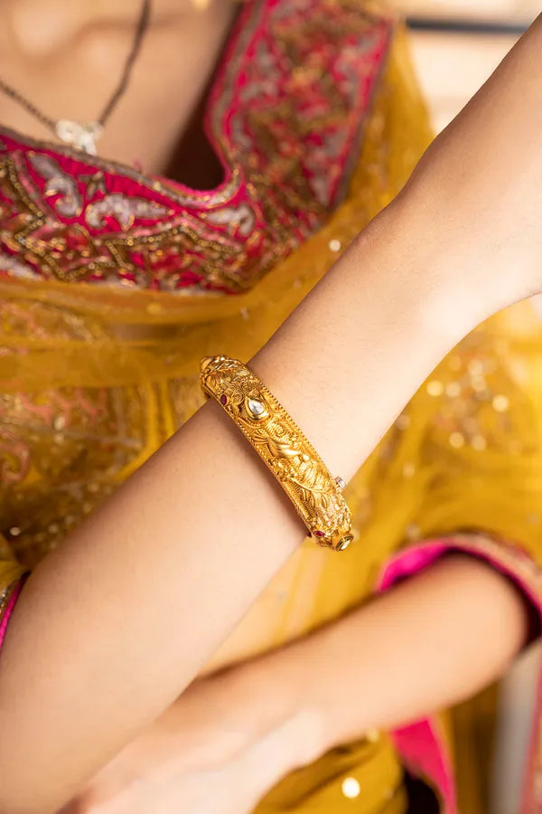 Gold & White Kundan Kada