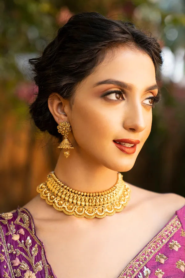 Regal Gold Necklace