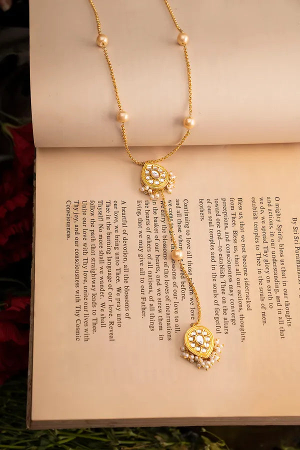 Gold & White Tear Drop Kundan Necklace With Pearls