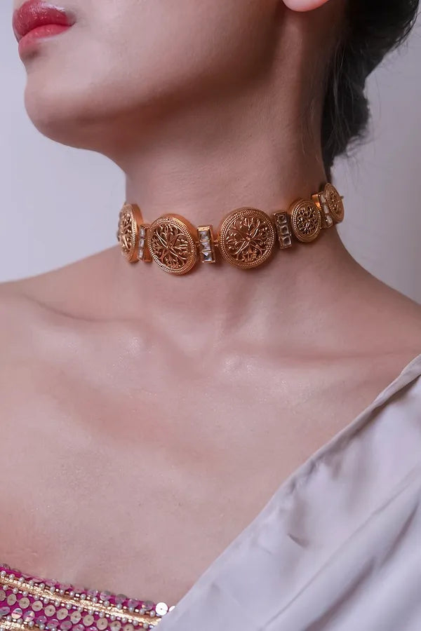Golden Regal Round Filigree Choker Necklace