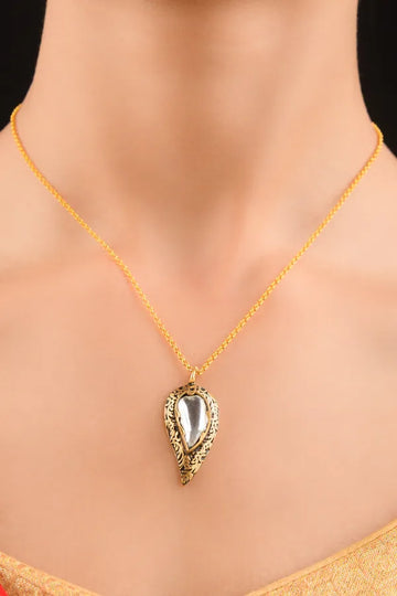 Gold Finish Antique Kundan Pendant Necklace