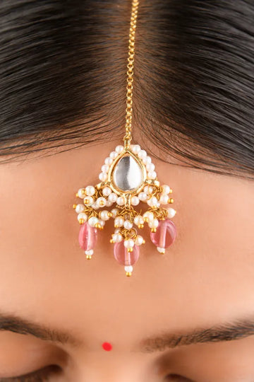 Gold Finish Tourmaline Kundan Maang Tikka