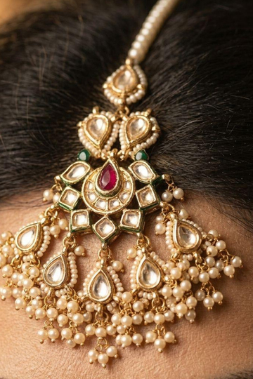 Gulaal Red Kundan Pearls Maang Tikka