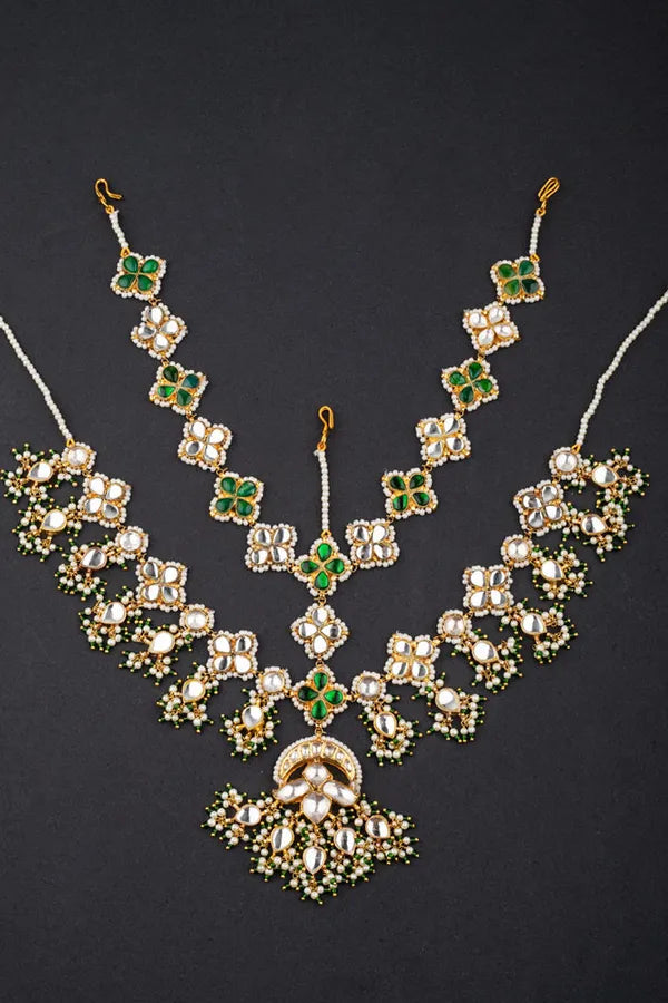 Emeralds Flower Mathapatti
