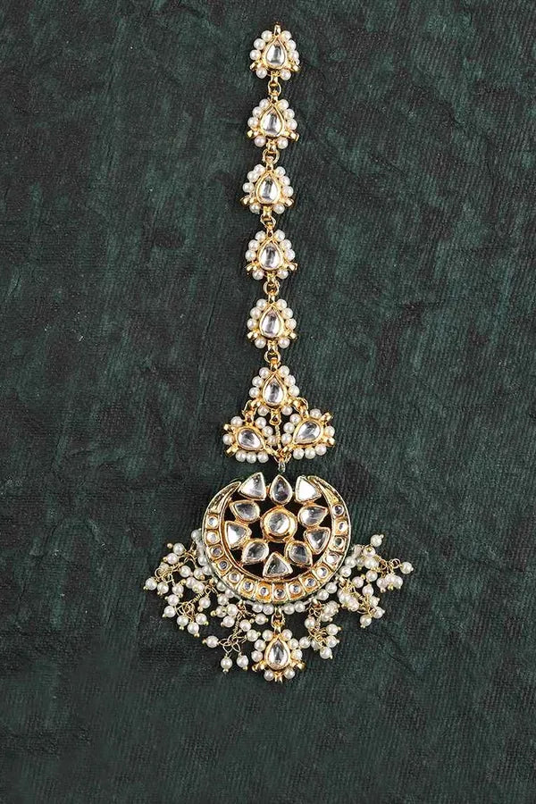 Pearl Studded Phoolpatti Kundan Maang Tikka