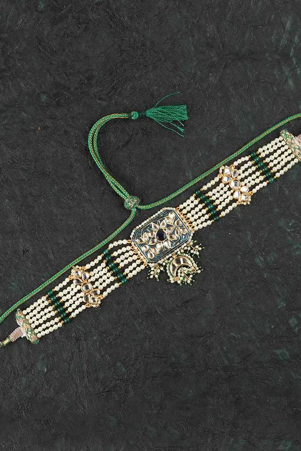 Green Hints Blue Choker