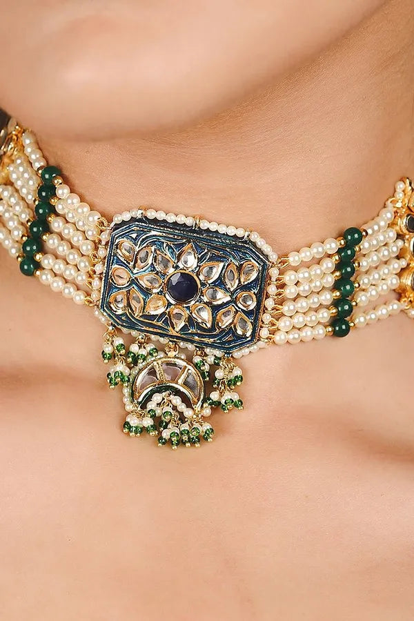 Green Hints Blue Choker