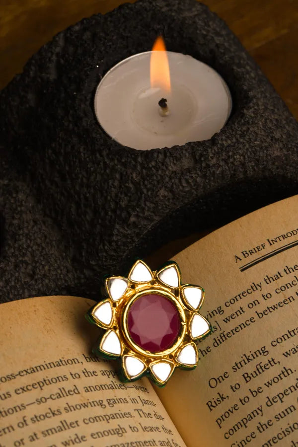 Red Star Motif Kundan Cocktail Ring